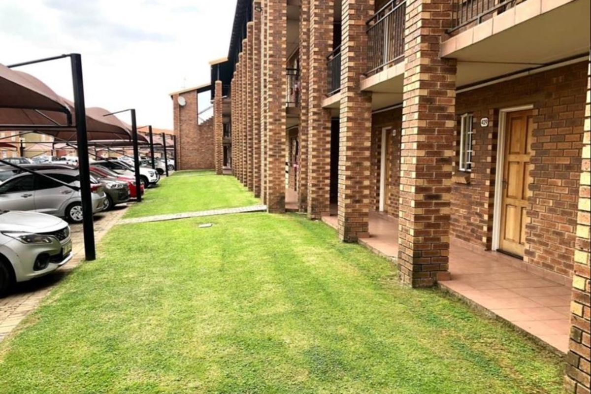 2 Bedroom Apartment for Sale in Pebble Falls - Photo 2