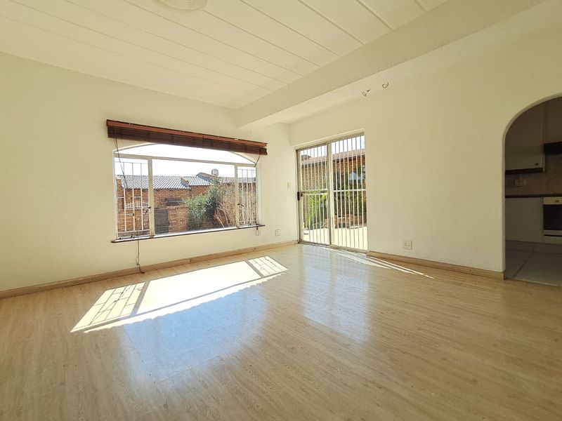 1 Bedroom Duplex Unit in Corlett Gardens - Photo 7
