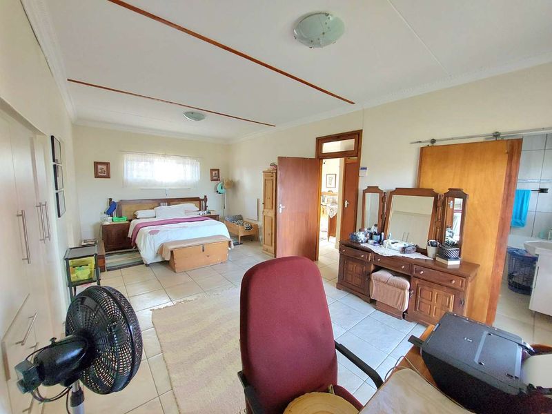 Main House + 2 Flats: Perfect Rental Investment Opportunity - Photo 6