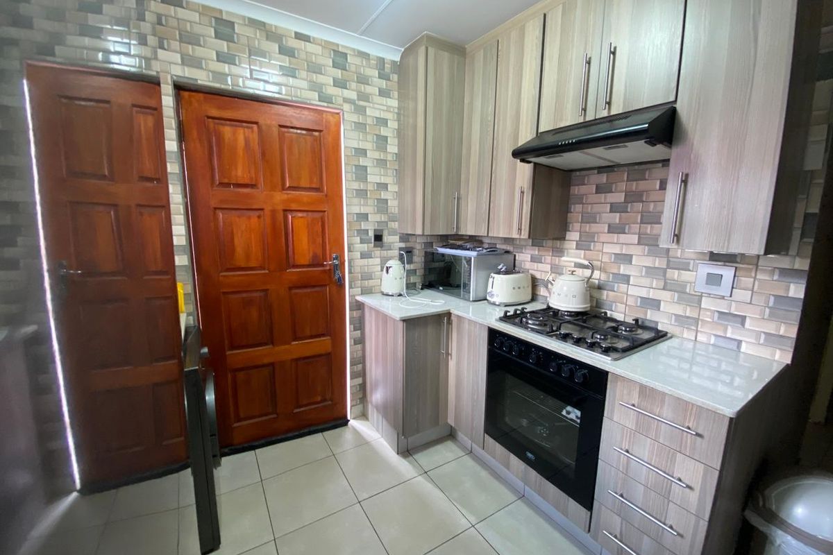 3 Bedroom House for Sale - Photo 3