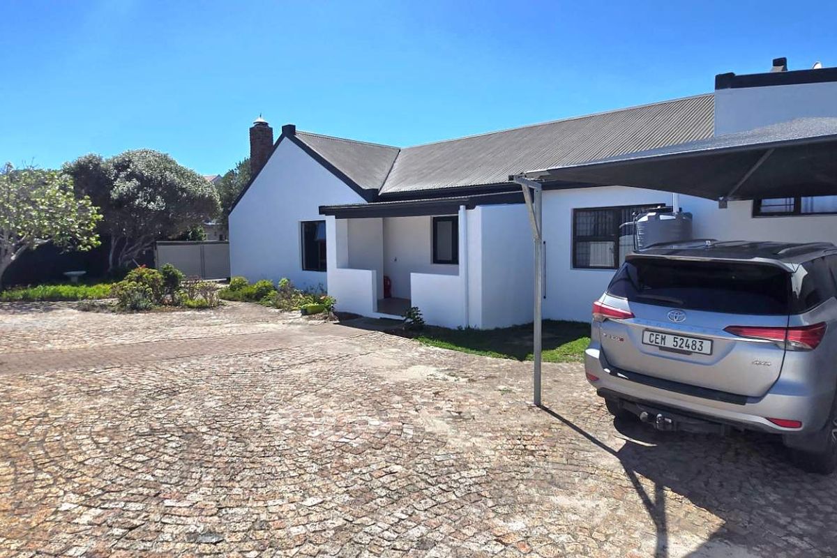 Spacious Kleinbaai Corner Home with Dual Living and Rental Potential - Photo 4