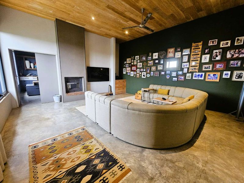 Pierneef Ridge – Modern Masterpiece with Stunning View Over the Moot - Photo 4