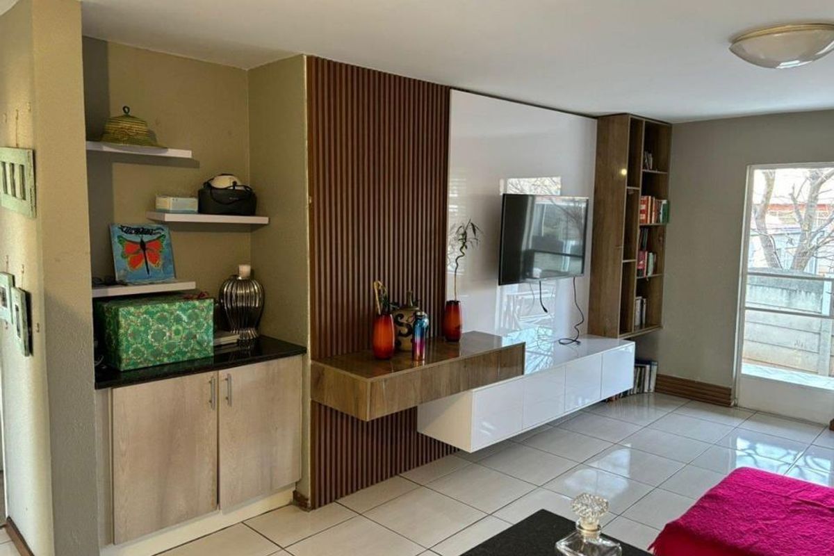 Ground-Floor Comfort and Style in Sought-After Saxonhof - Photo 4