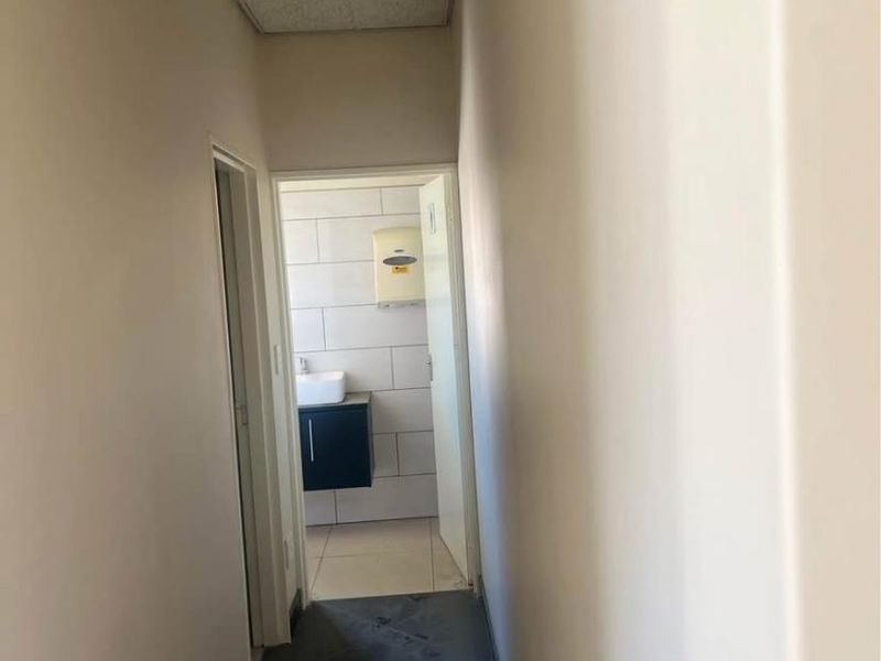 Double Storey Office Space To Let - Photo 9