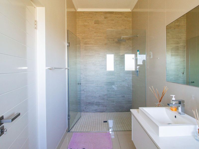 Gorgeous 4 Bedroom Home in La Como lifestyle estate - Photo 7