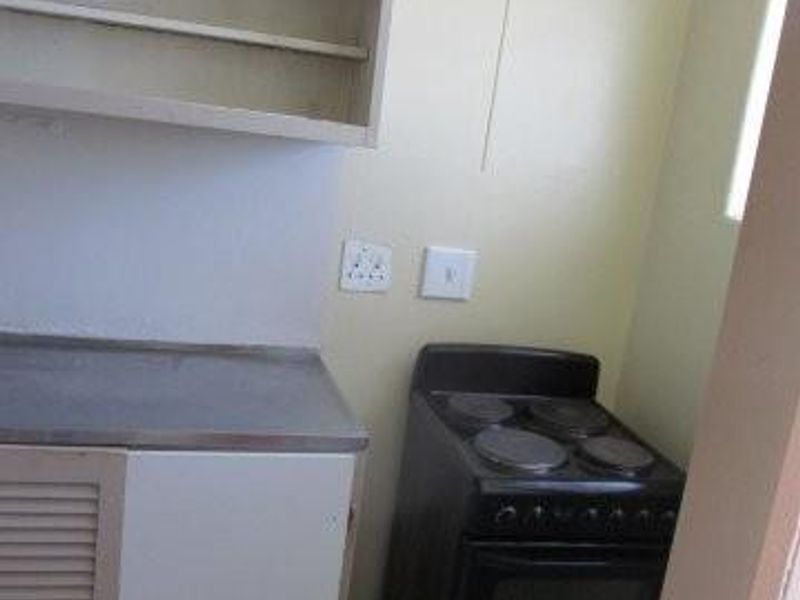 A BACHELOR FLAT TO RENT IN SUNNYSIDE - Photo 4