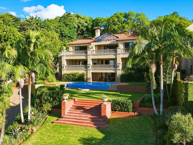 Prestigious 5-Bedroom Estate in Silver Oak Place, Waterkloof - Photo 2