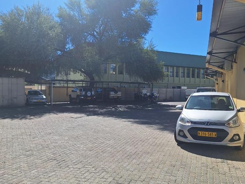 Office and Warehouse in best location Windhoek Central - Photo 6