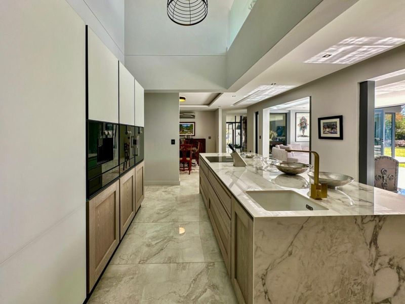 Elegant Home For Sale in the Prestigious Waterfall Country Estate - Photo 2