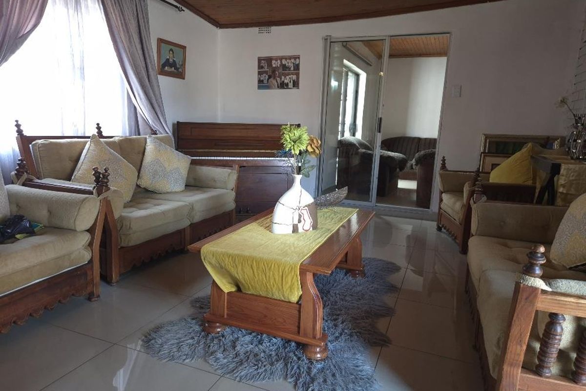 Spacious family home - Photo 4