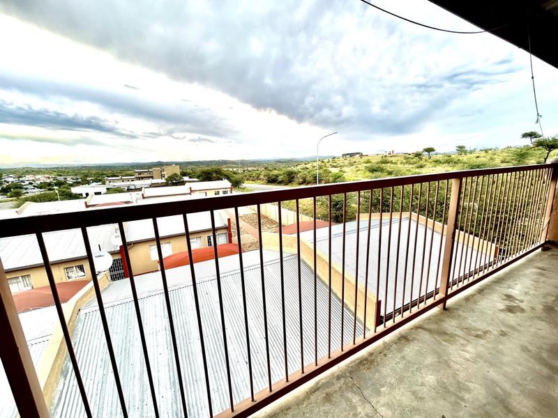 Charming Balcony Apartment in Otjomuise for Sale! - Photo 5