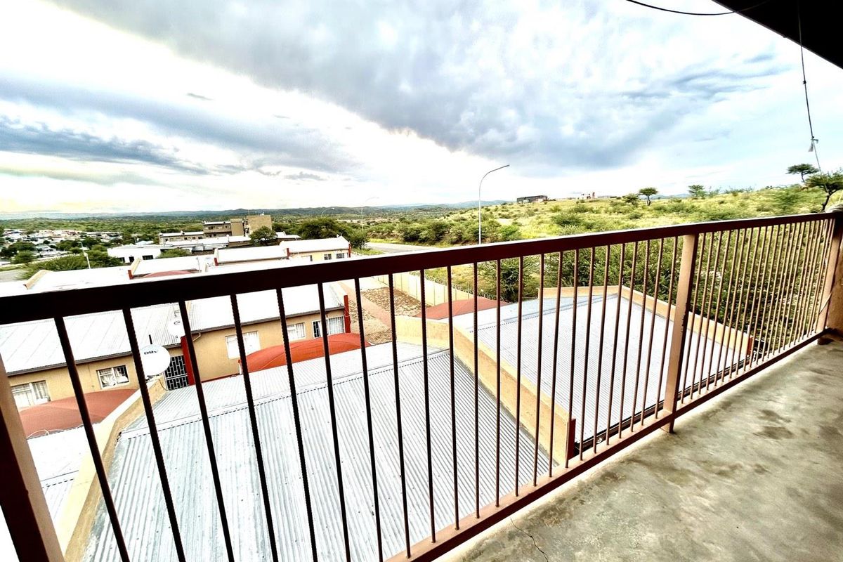 Charming Balcony Apartment in Otjomuise for Sale! - Photo 5