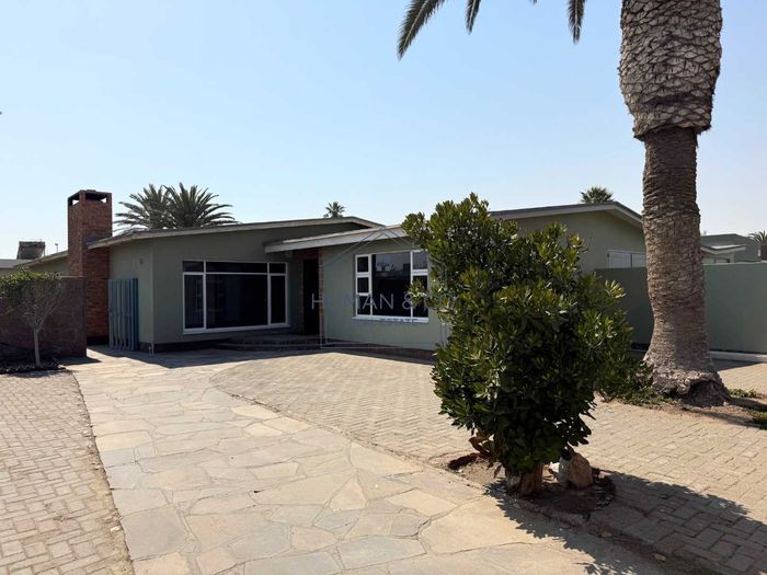 Property #2400941, House Sold in Meersig