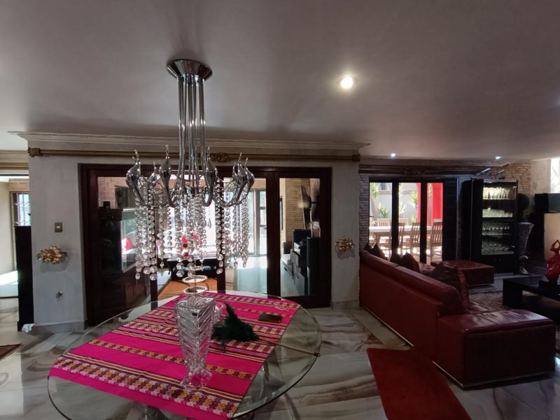 RASLOUW SECURITY ESTATE - 7 BEDROOM HOUSE - Photo 10