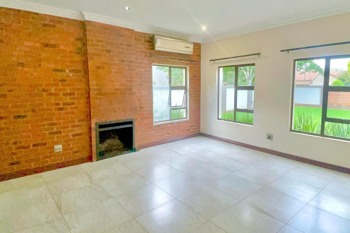 **4-Bedroom Family Home with a Pool in Willow Acres Estate, Pretoria East** - Photo 5