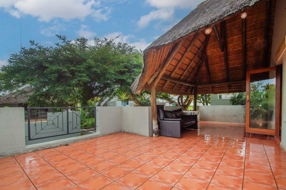 Expansive Thatch balcony ideal for summer and winter