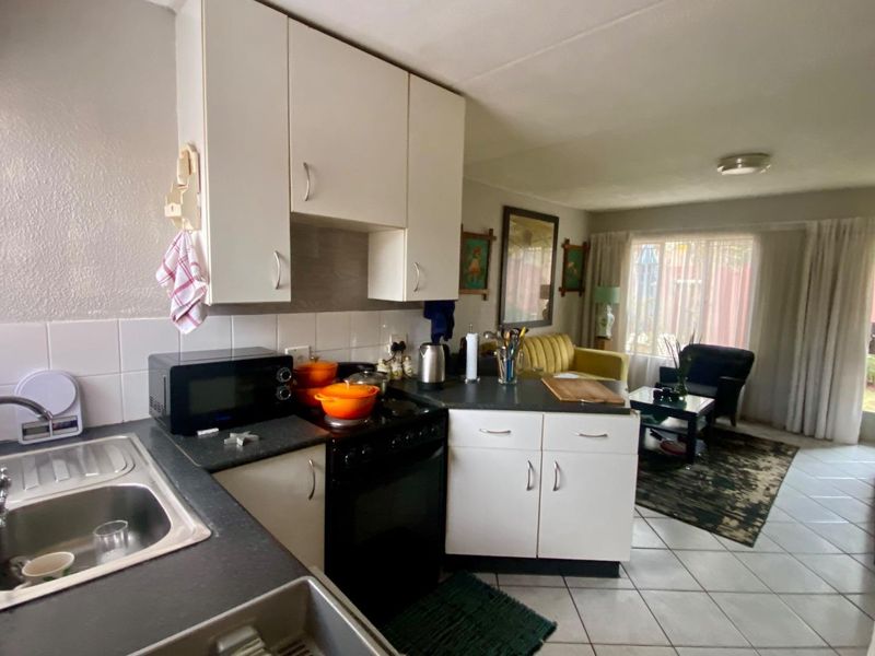 Ground Floor Living: 2-Bedroom Unit - Photo 6