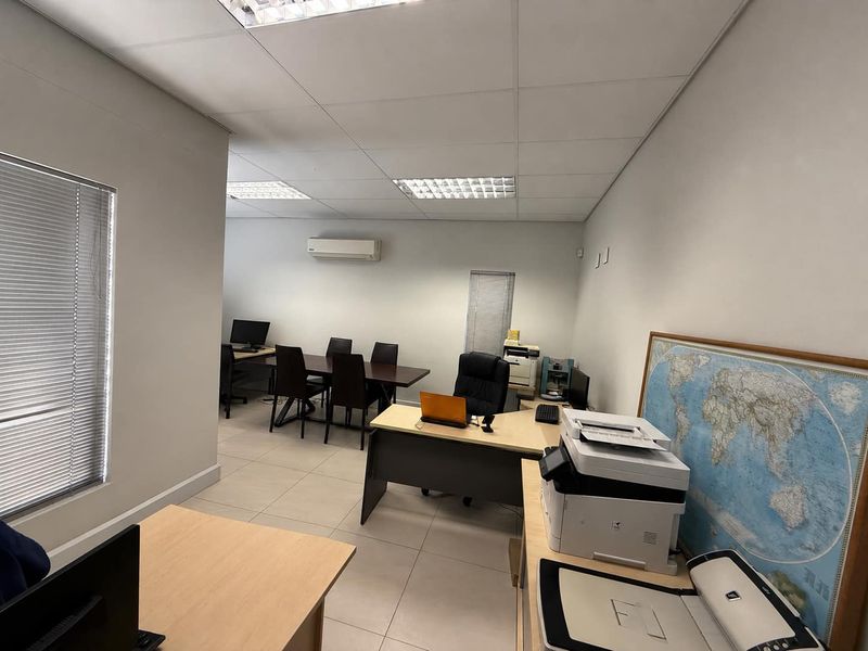 Office Space TO LET in Klein Windhoek - Photo 5