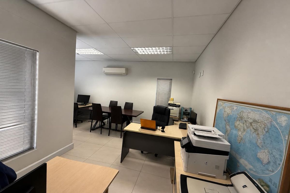 Office Space TO LET in Klein Windhoek - Photo 5