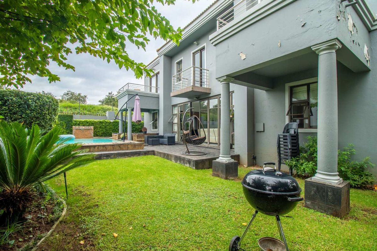 Spacious Double Story Cluster in a Lifestyle Estate - Photo 2