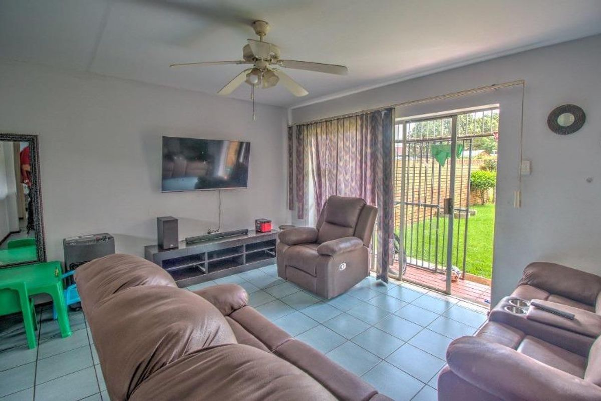 Well maintained ground floor unit with massive garden - Photo 4
