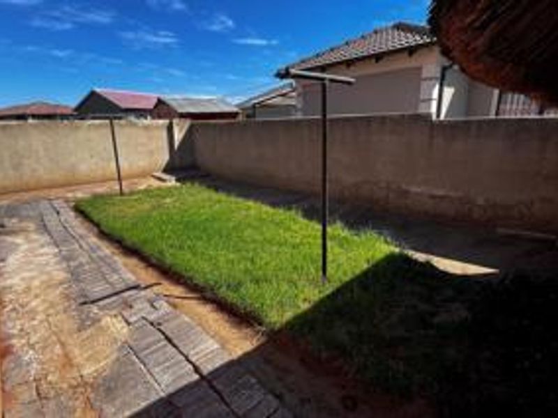3 Bedroom House For Sale in Vanderbijlpark CE3 - Photo 5