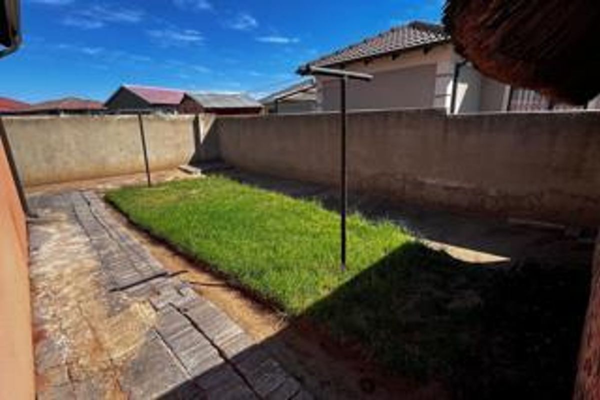 3 Bedroom House For Sale in Vanderbijlpark CE3 - Photo 5