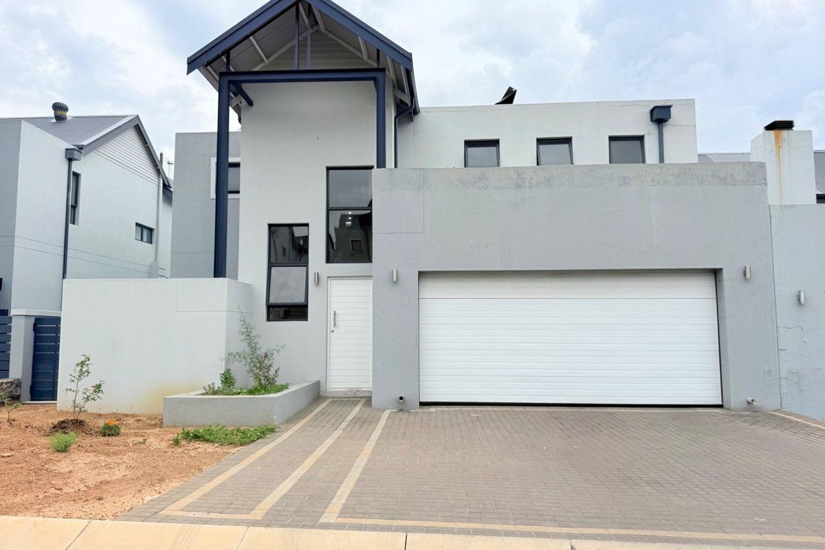 Spacious Serenity: Your Perfect Family Sanctuary Awaits! - Photo 4