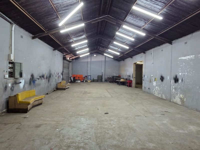 COMMERCIAL SPACE AVAILABLE IMMEDIATELY IN SILVERTON,PRETORIA. - Photo 9