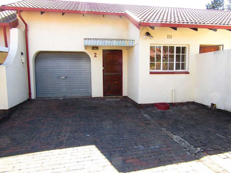 Charming Life Rights Home in Secure Retirement Village - Photo 6