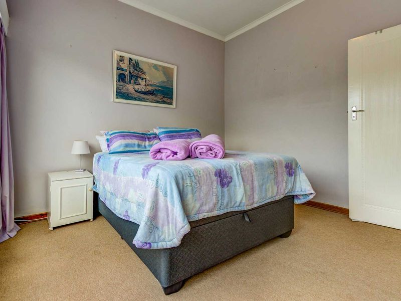 Well situated 4-Bedroom Family Home in Farrarmere - Photo 7