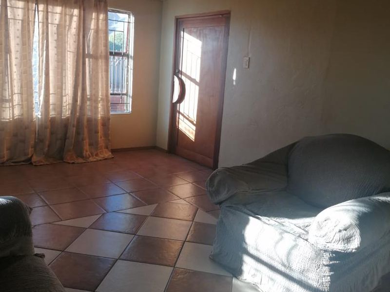 4 bedrooms house for sale in Soshanguve L - Photo 10