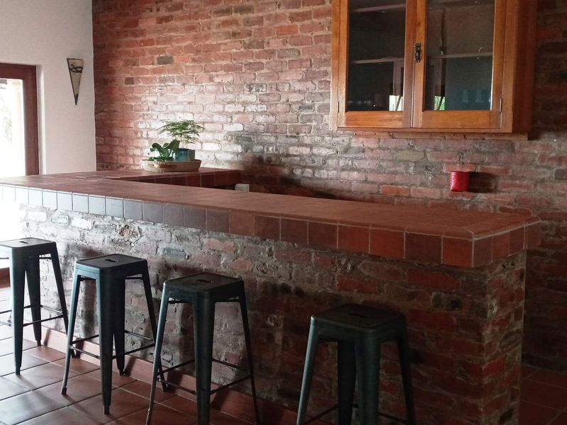 Commercial Property To Let – Large Farmhouse & House in Botha’s Hill - Photo 5