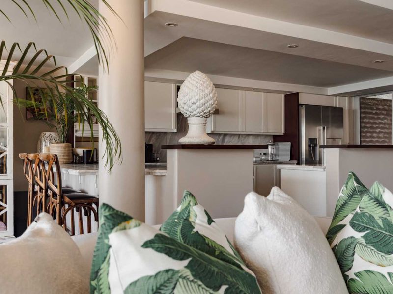 Spectacular Sea facing Clifton apartment - Photo 8