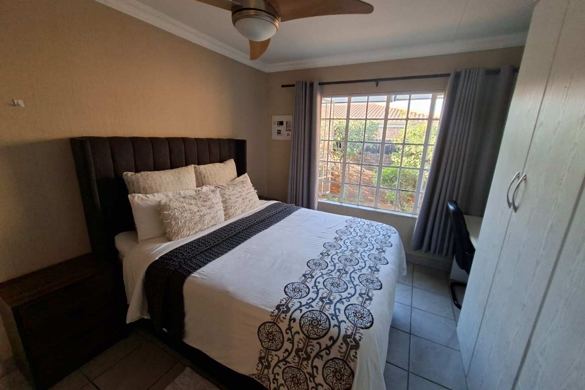 Charming Free-Standing Simplex for Sale in Allens Nek / Weltevreden Park - Photo 2