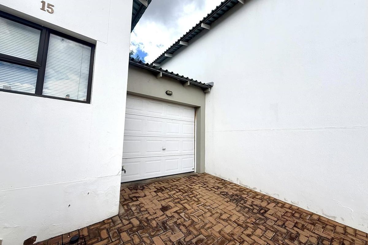 2 Bedroom Townhouse for Sale in Kleine Kuppe - Photo 4