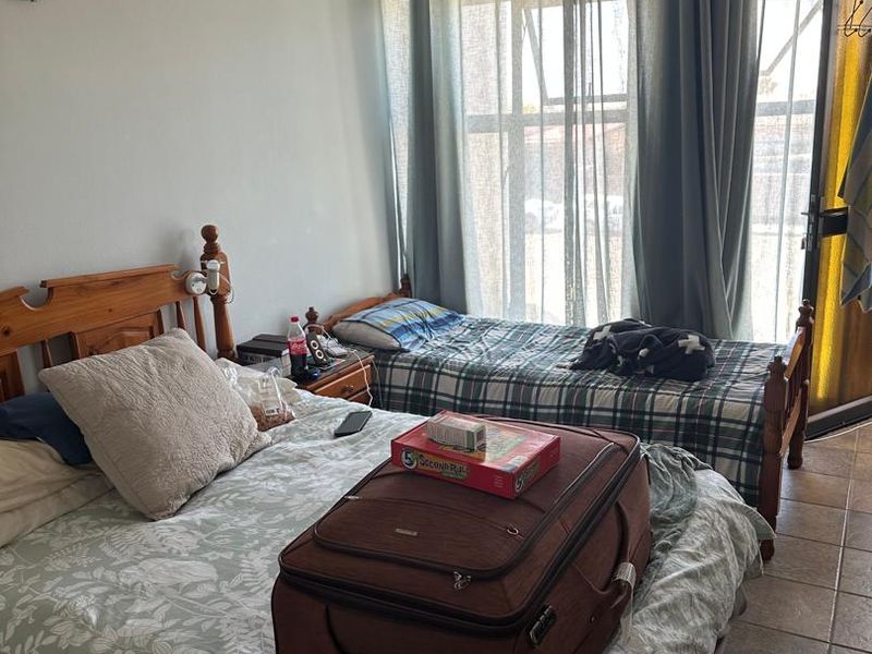 🏡 Reduced to go🏡 Buy a 4 bedroom duplex Townhouse in Swakopmund 📌 CBD!!️selling at N$ 3500 000 cost exclusive in Mainau complex. - Photo 5