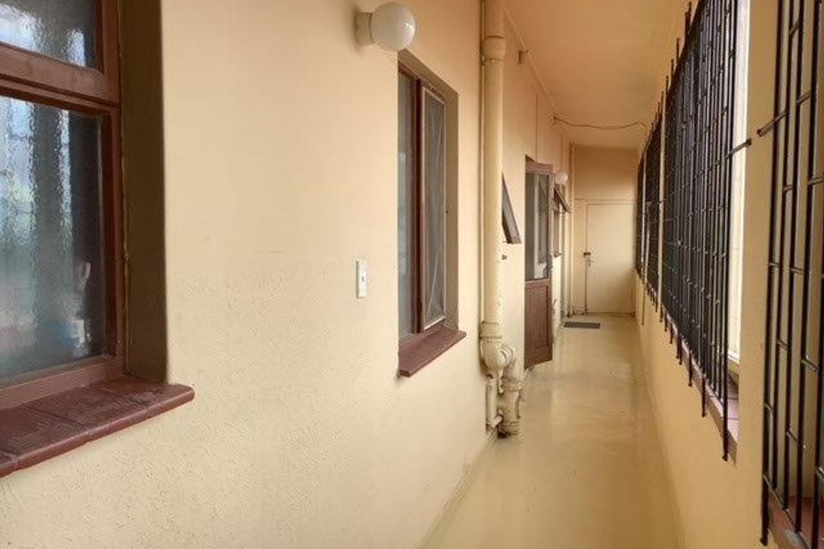 Perfect to trade and live Business Property in CBD - Photo 3