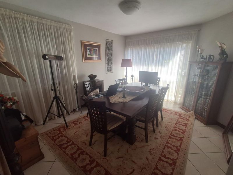 PET FRIENDLY DUPLEX IN BASSONIA - Photo 7