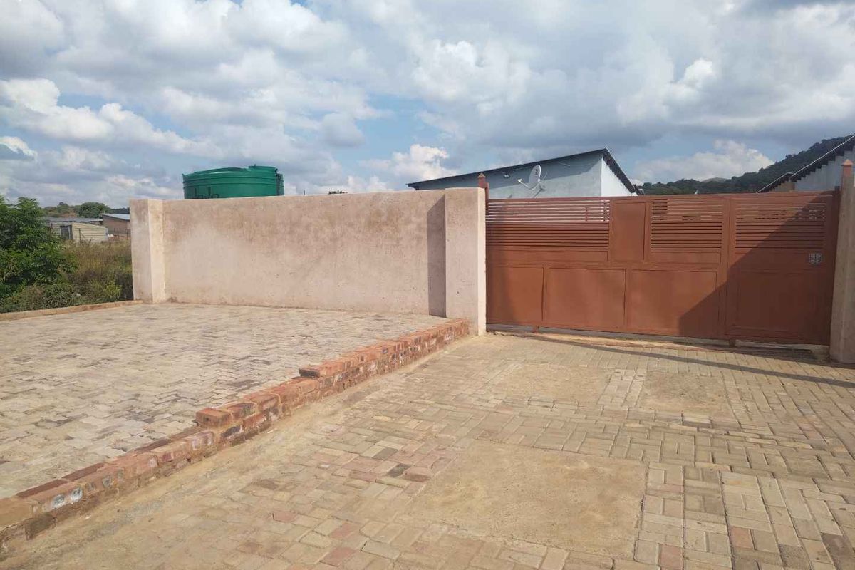 Investment property for sale in Soshanguve South - Photo 4
