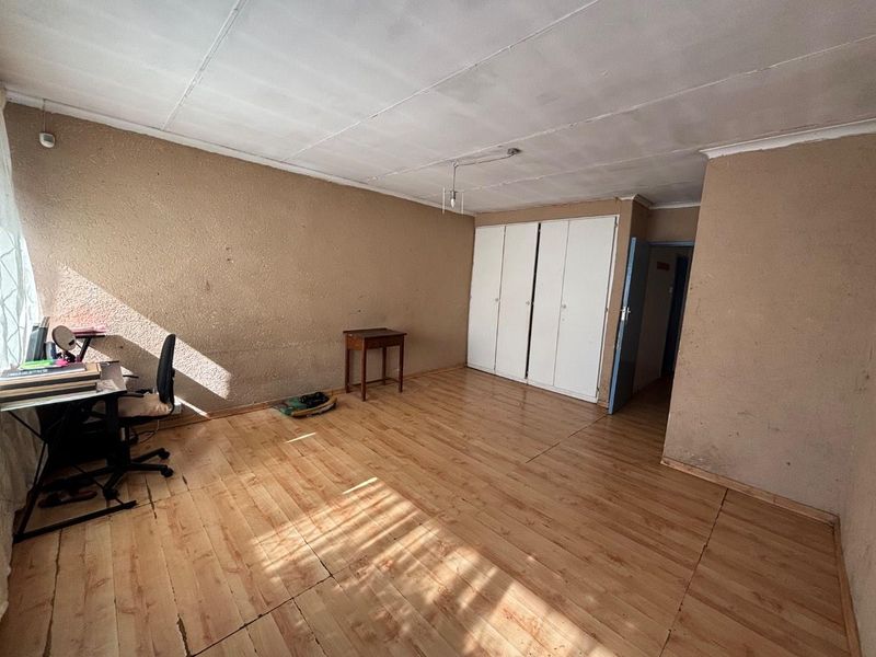 Lovely duplex unit is ready for new ownership. - Photo 5