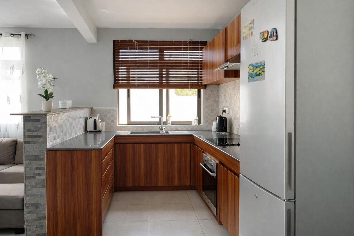 Contemporary Family Home – Grand Gaube, local market only - Photo 3