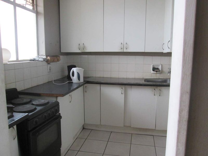 VERY BEAUTIFUL , NEAT AND CLEAN [2.5 ] TWO AND HALF BEDROOMS APARTMENT FOR SALE IN SUNNYSIDE  BARGAIN - Photo 7