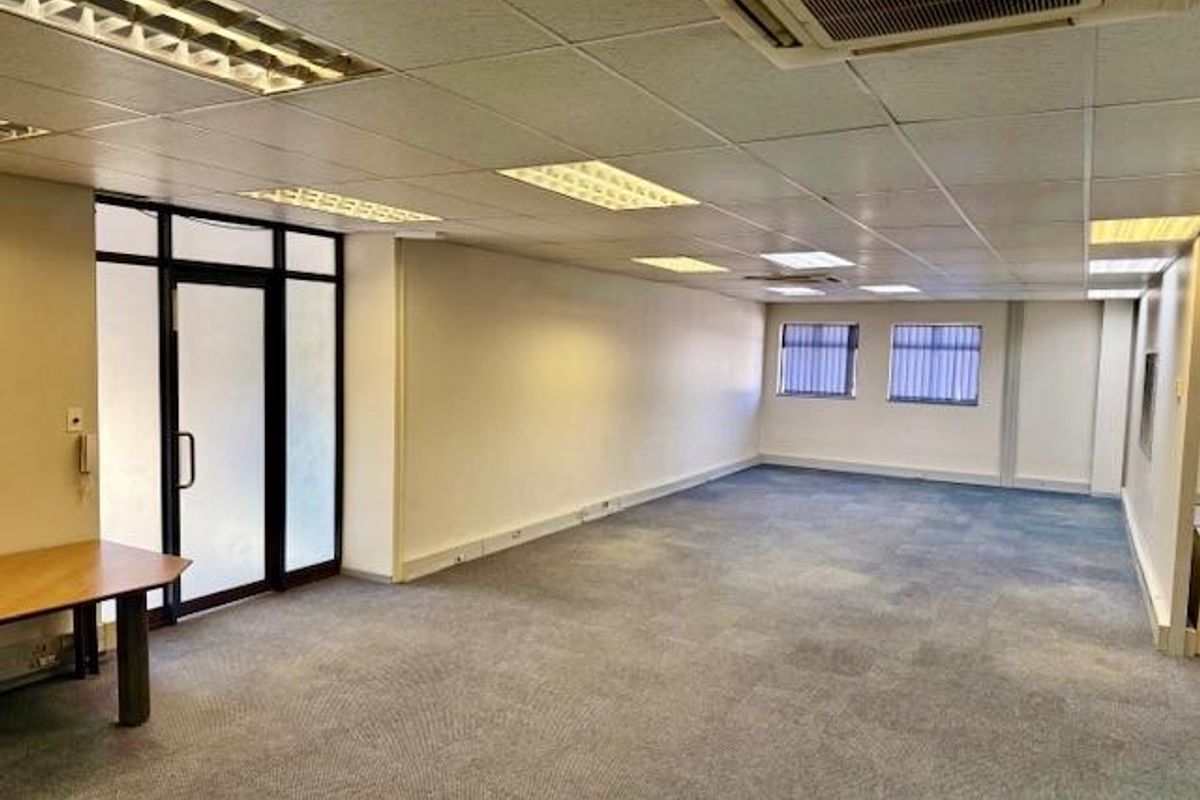 Hendra - Prime 410m2 Commercial Space in Prestigious Building – Versatile & Secure - Photo 3