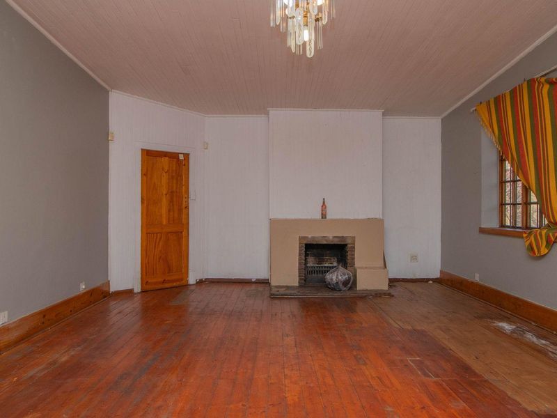 5 Bedroom family home in  the enclosed area of Westdene - Photo 7