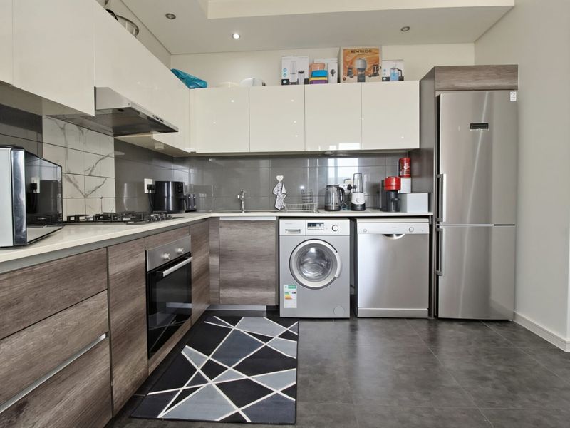 Modern Bachelor Apartment For Sale - Photo 4