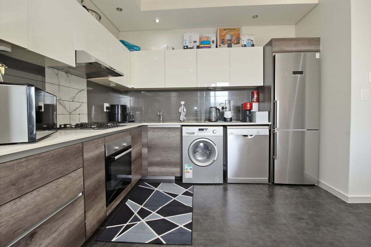 Modern Bachelor Apartment For Sale - Photo 4