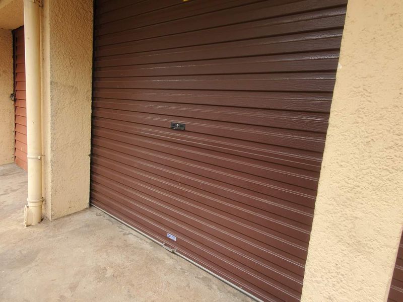 Lock-up-and-Go lifestyle in secure Melkbos complex!" - Photo 3