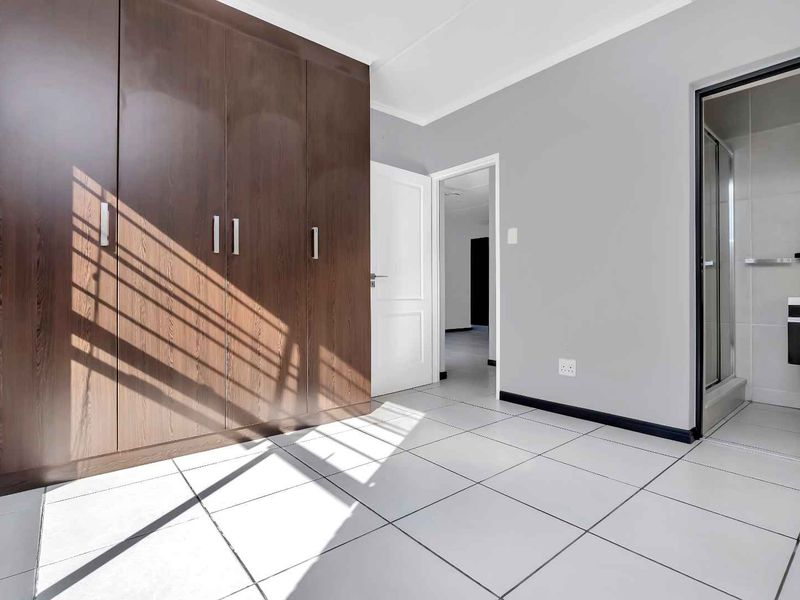 LOCK-UP AND GO LIVING AT ITS FINEST! - Photo 9