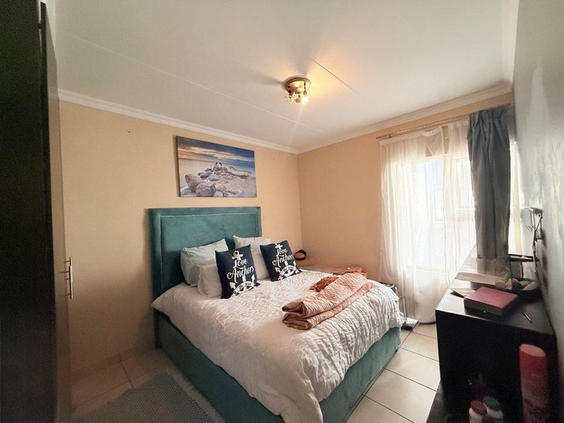 Convenient Location Meets Style and Comfort in One Home - Photo 8